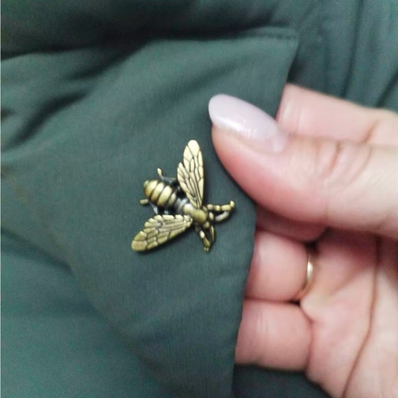insect bee men and women brooch pin - Picture 3 of 4